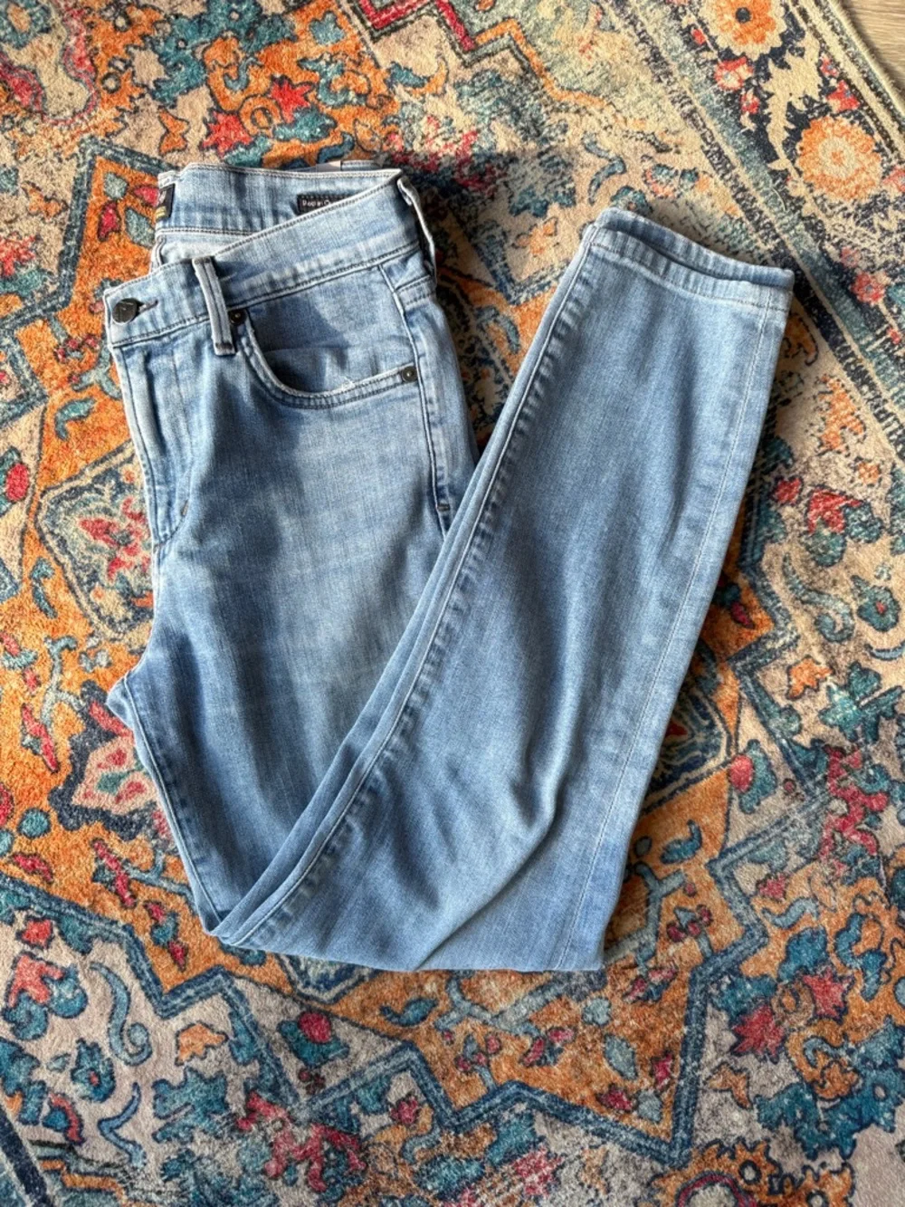 Citizens Of Humanity Light Wash Cropped High-Rise Skinny Jeans - Picture 7 of 9